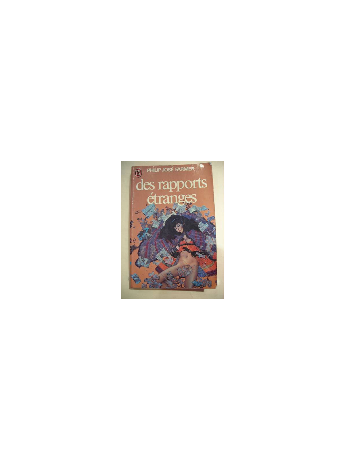Des rapports étranges