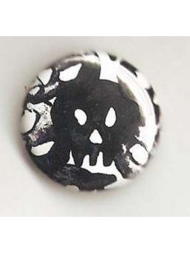 Badge blanc linogravure crânes 
