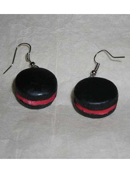 Paire de boucles d’oreilles Macarons réglisse-fraise