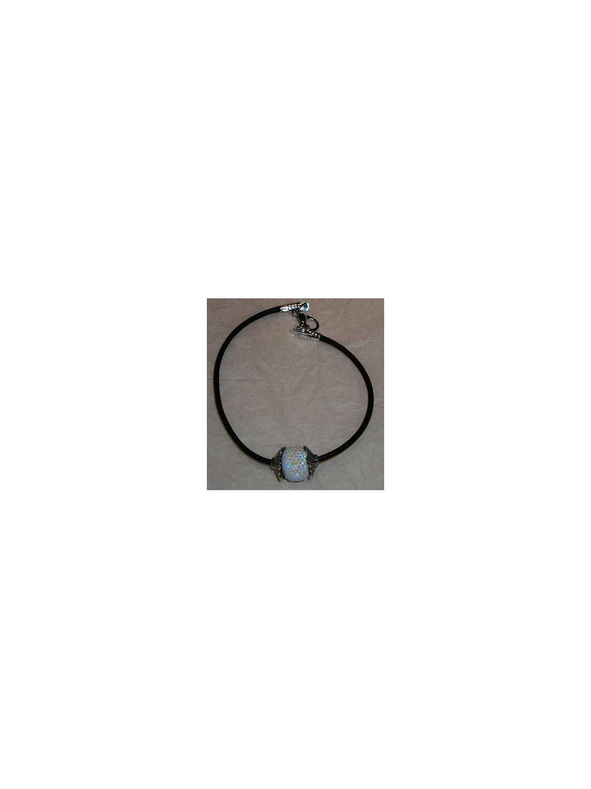 Bracelet avec perle blanche