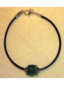 Bracelet avec perle bleue