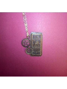 Collier cadran rectangulaire et rouages 
