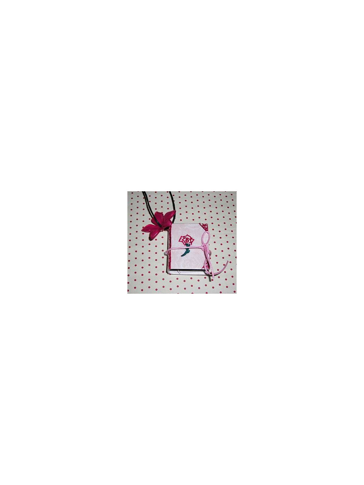 Collier livre : Fleur rose