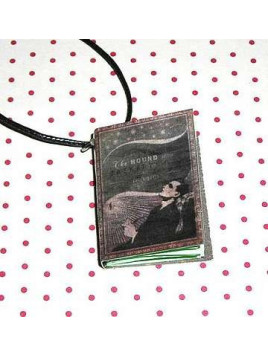 Collier livre The hound of the baskerville