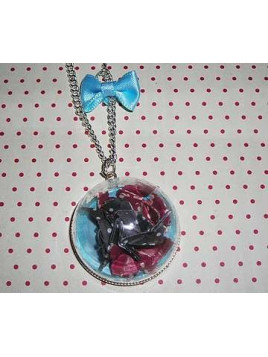 Collier dôme en verre et papillons en origami