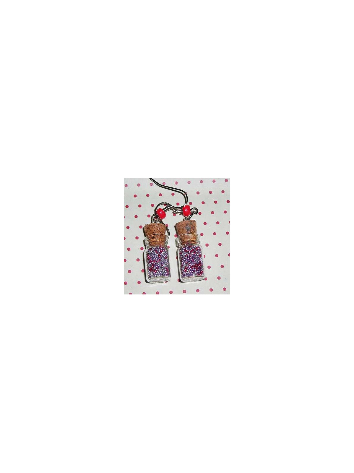Paire de boucles d’oreilles fioles avec microbilles rouges, mauves et argentées