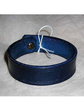 Bracelet en cuir bleu foncé gravé