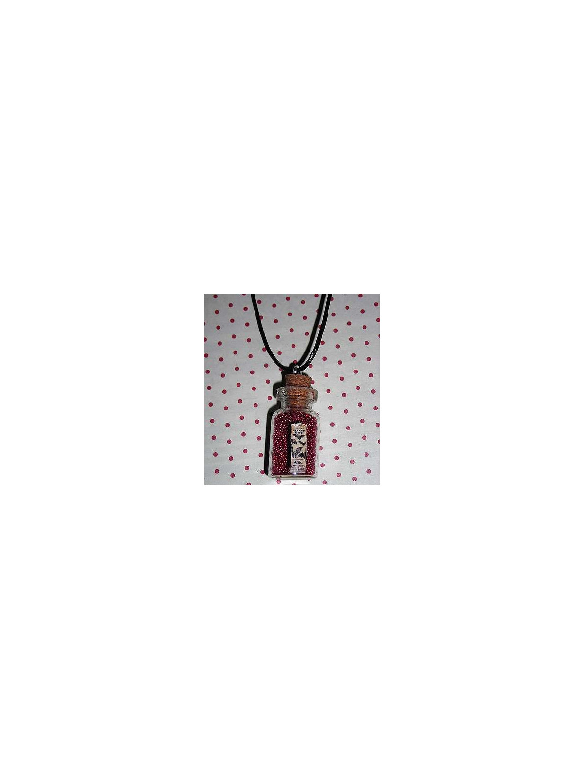 Collier fiole microbilles rouges & chauve-souris
