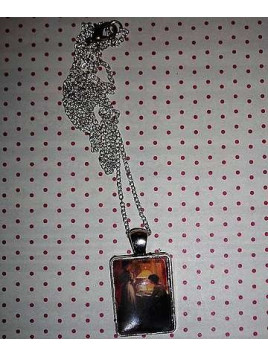 Collier cabochon Choix de bijoux sous la lampe de Marcel Rieder