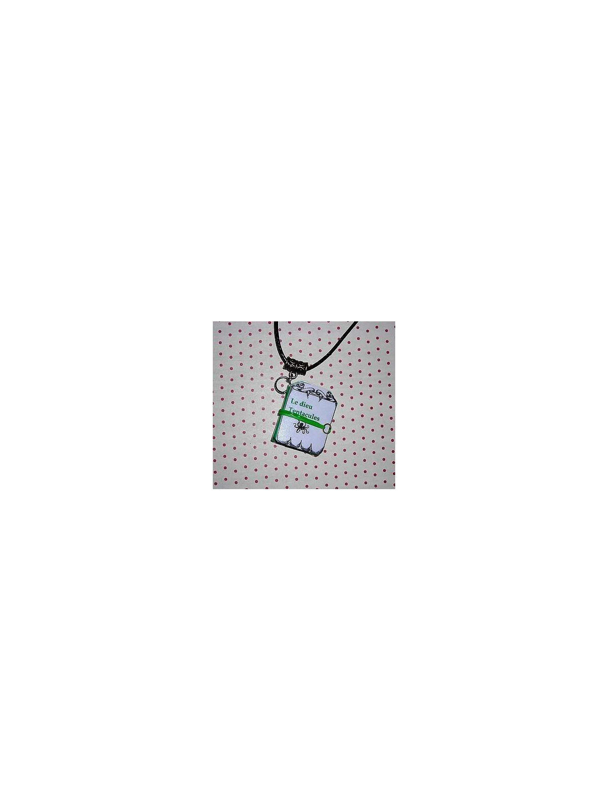 Collier livre Le dieu Tentacules