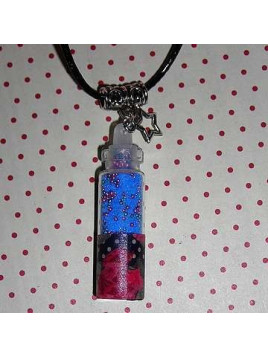 Collier fiole fleur rose et bleue