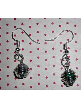 Paire de boucles d’oreilles perle de malachite en cage argentée