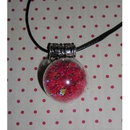 Collier Globe étoiles rouges