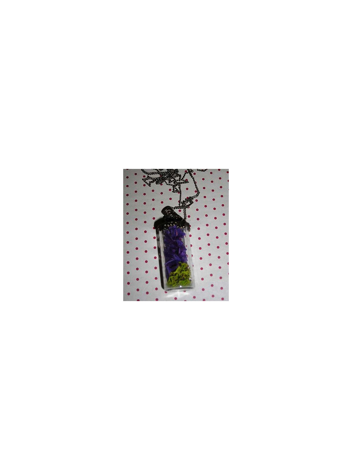 Collier fiole droite fleurs violettes et mousse