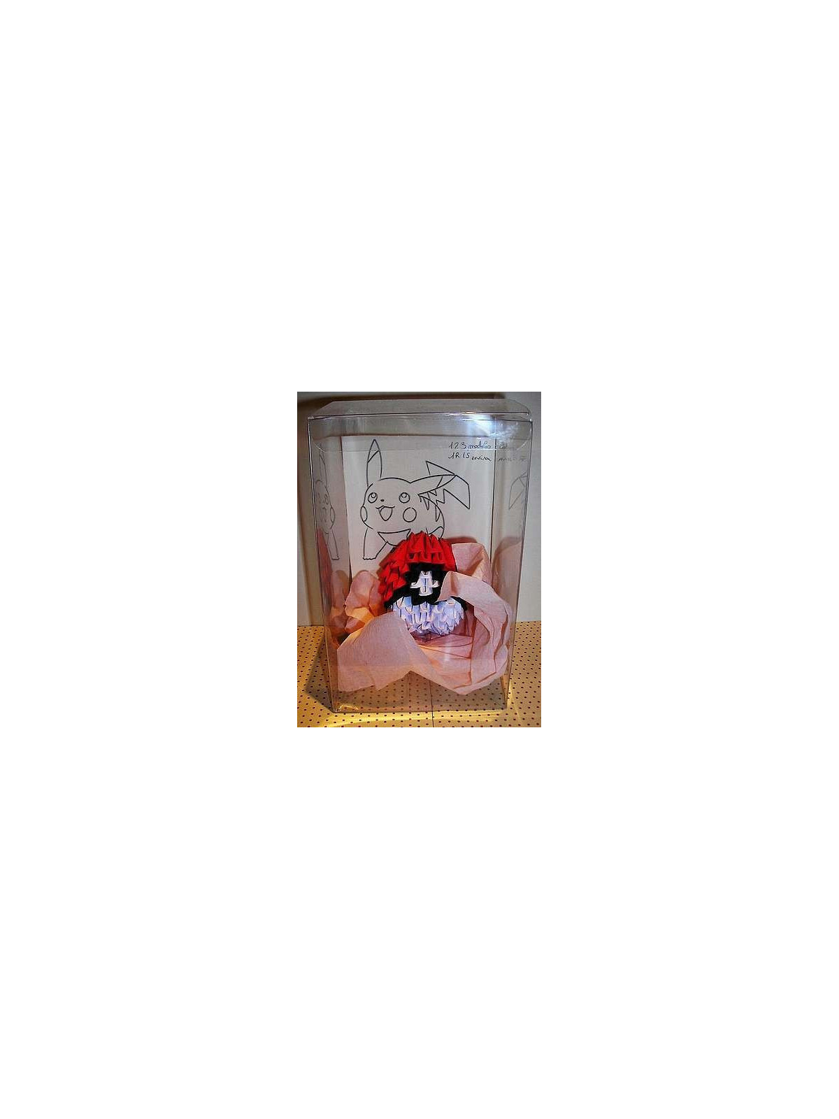 Figurine en origami 3D : Pokeball