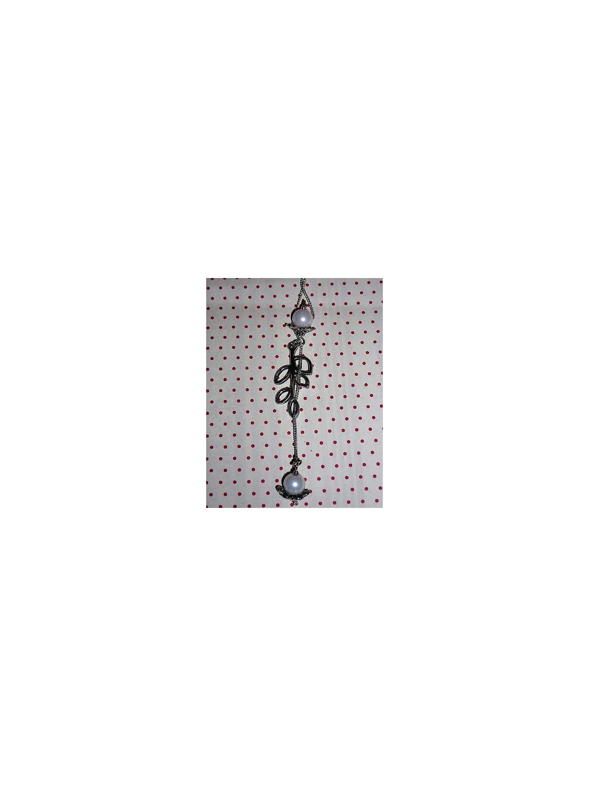 Collier asymétrique Feuille et perles