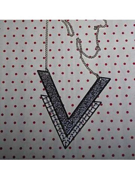 Collier grande estampe en V
