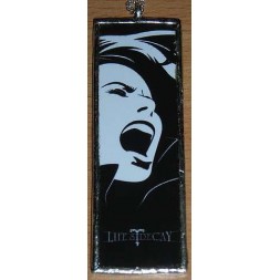 Pendentif Life's decay