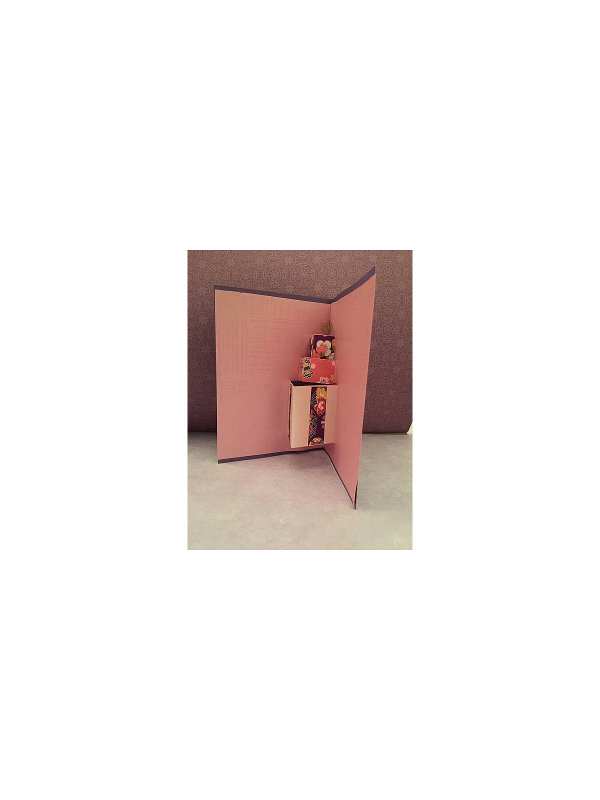 Carte postale pop up cadeaux violette et rose