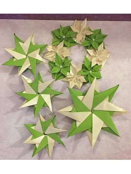 Lot décoration origami Couronne et étoiles de Noël vert et blanc