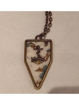 Collier flèche de résine – motif marin