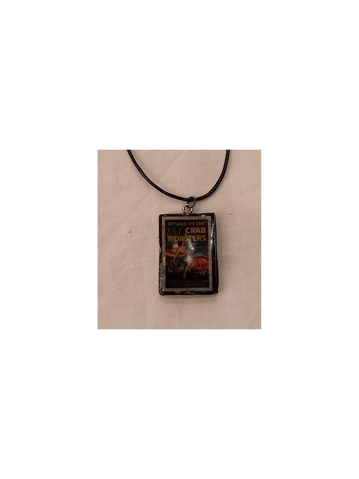 Collier cinéma – Attack of the crab monsters