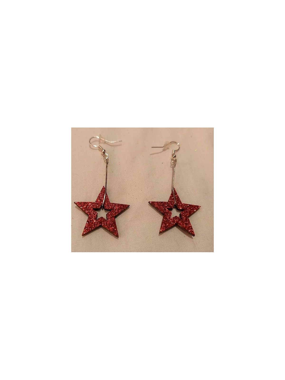 Paire de boucles d'oreilles Etoiles rouges