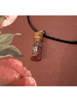Collier fiole microbilles roses et cœurs noirs