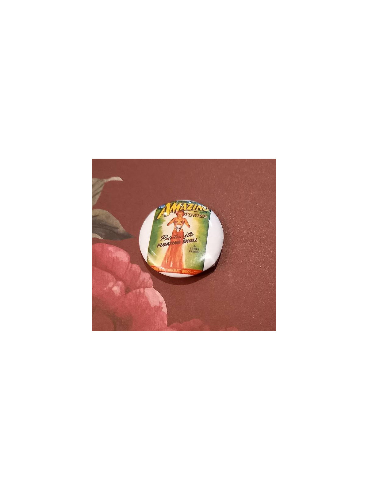 Badge artisanal Amazing stories : priestess of the floating skull