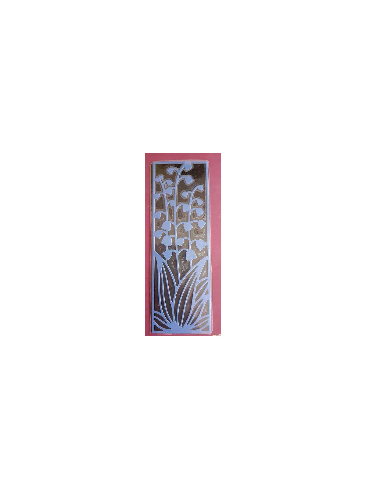 Marque-page découpe muguet bleu sur fond noir