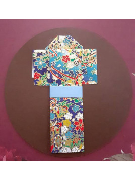 Carte Origami kimono bleu sur fond brun
