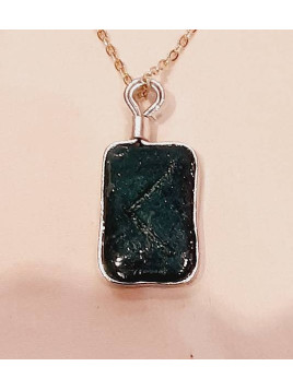 Collier en résine rune Kaunan