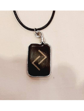 Collier en résine rune Jera