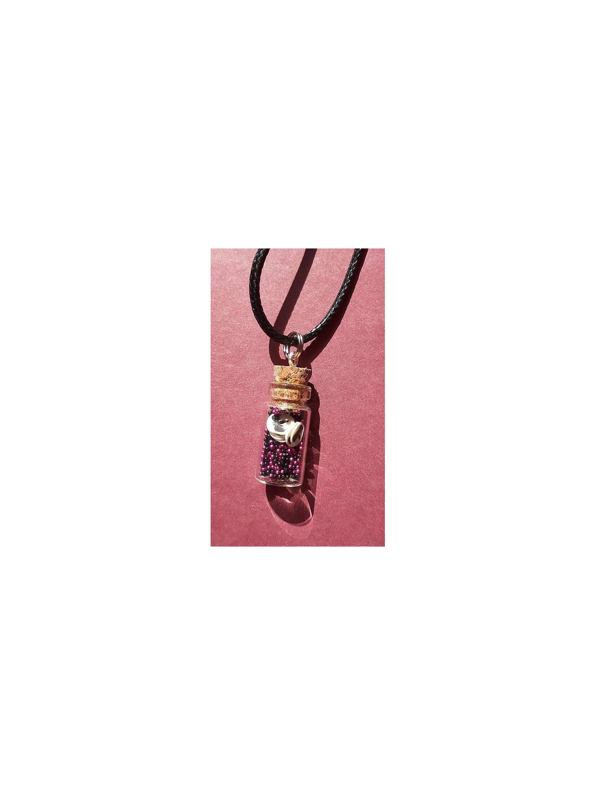 Collier fiole chauve souris