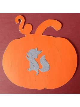Carte en forme de citrouille avec découpe renard gris