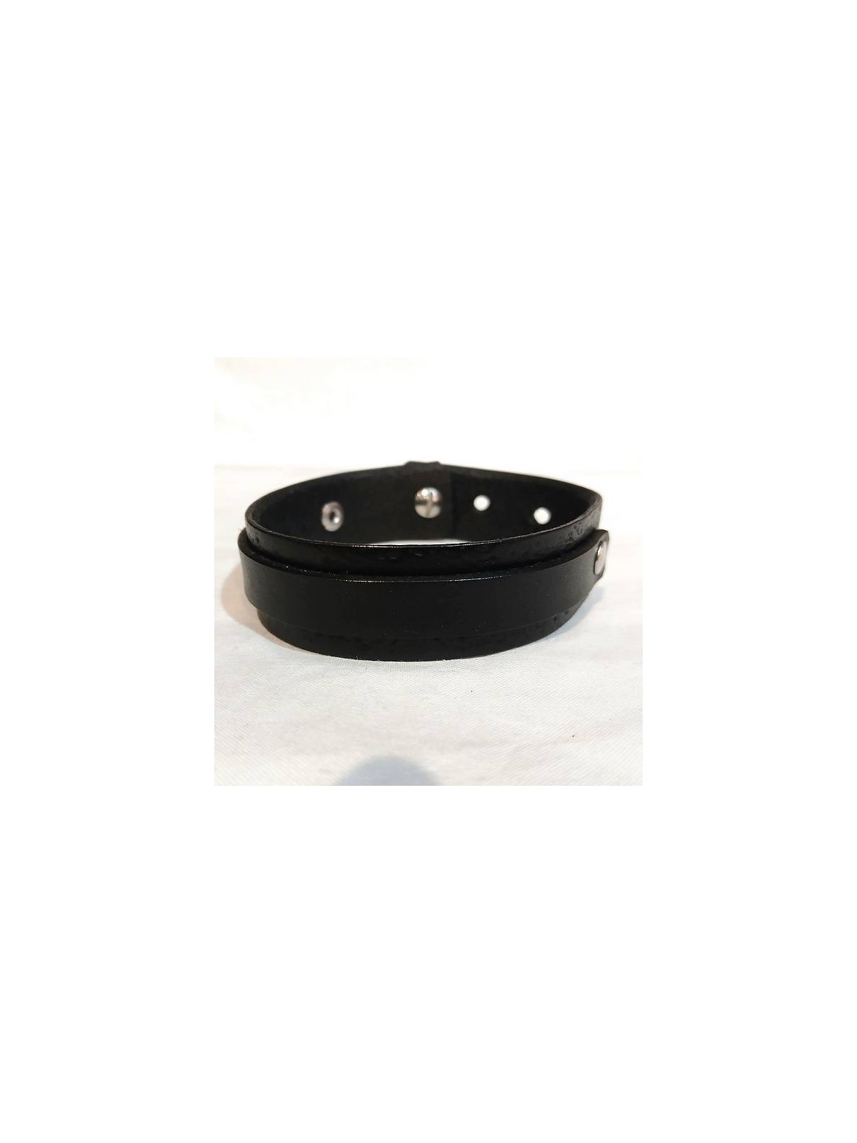 Bracelet en cuir noir martelé et bande noire