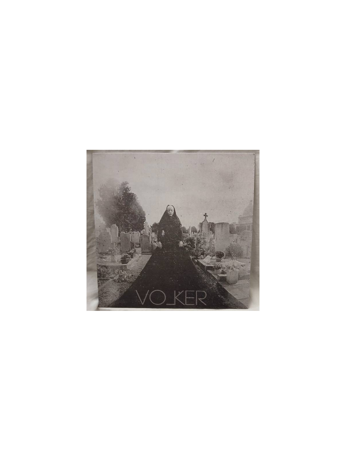 Volker disque Dead doll en stock en vinyle à ciel rouge dijon