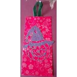 Le marque-page artisanal Halloween Jack o lanterne sur fond rouge est disponible à Ciel rouge Dijon