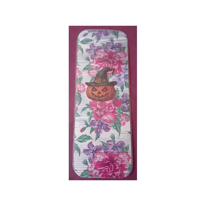 Le marque-page artisanal Halloween jack o lantern sur fond fleuri est disponible à Ciel rouge Dijon