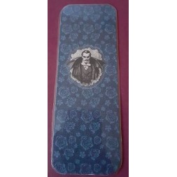 Le marque-page artisanal Halloween vampire sur fond fleuri est disponible à Ciel rouge Dijon
