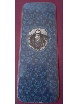 Le marque-page artisanal Halloween vampire sur fond fleuri est disponible à Ciel rouge Dijon