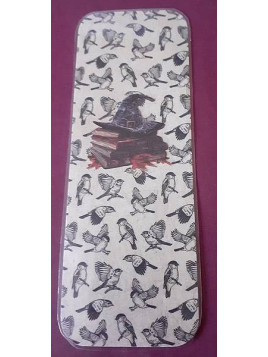 e marque-page artisanal Halloween chapeau de sorcière et livres est disponible à Ciel rouge Dijon