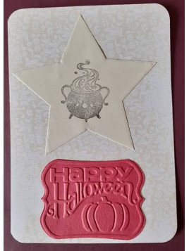 La carte artisanale Halloween chaudron est disponible à Ciel rouge Dijon