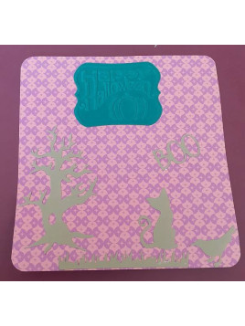 La carte artisanale Halloween sur fond rose et violet est disponible à Ciel rouge Dijon