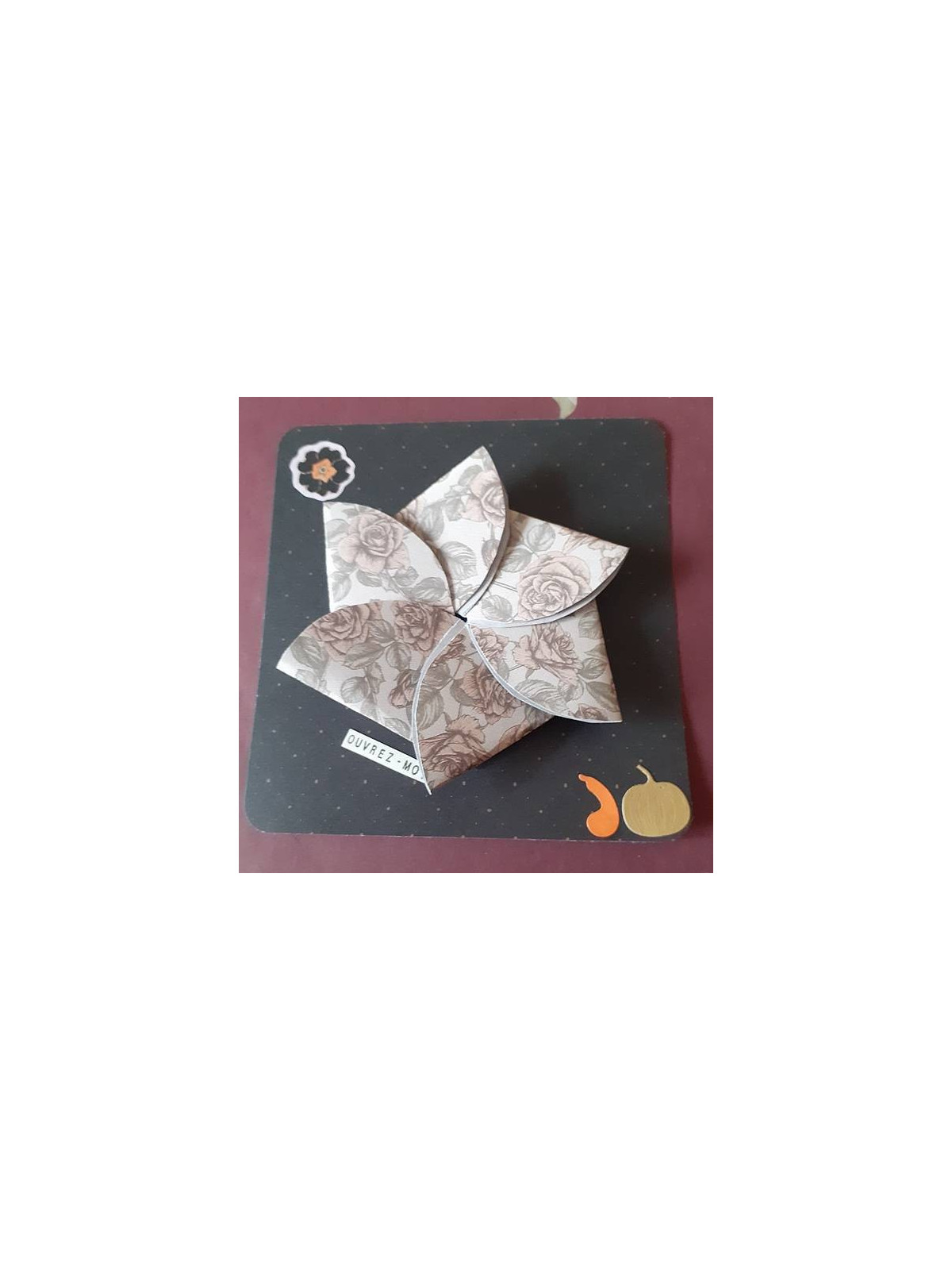 La carte artisanale Halloween fleur qui s'ouvre Jack est disponible à Ciel rouge Dijon