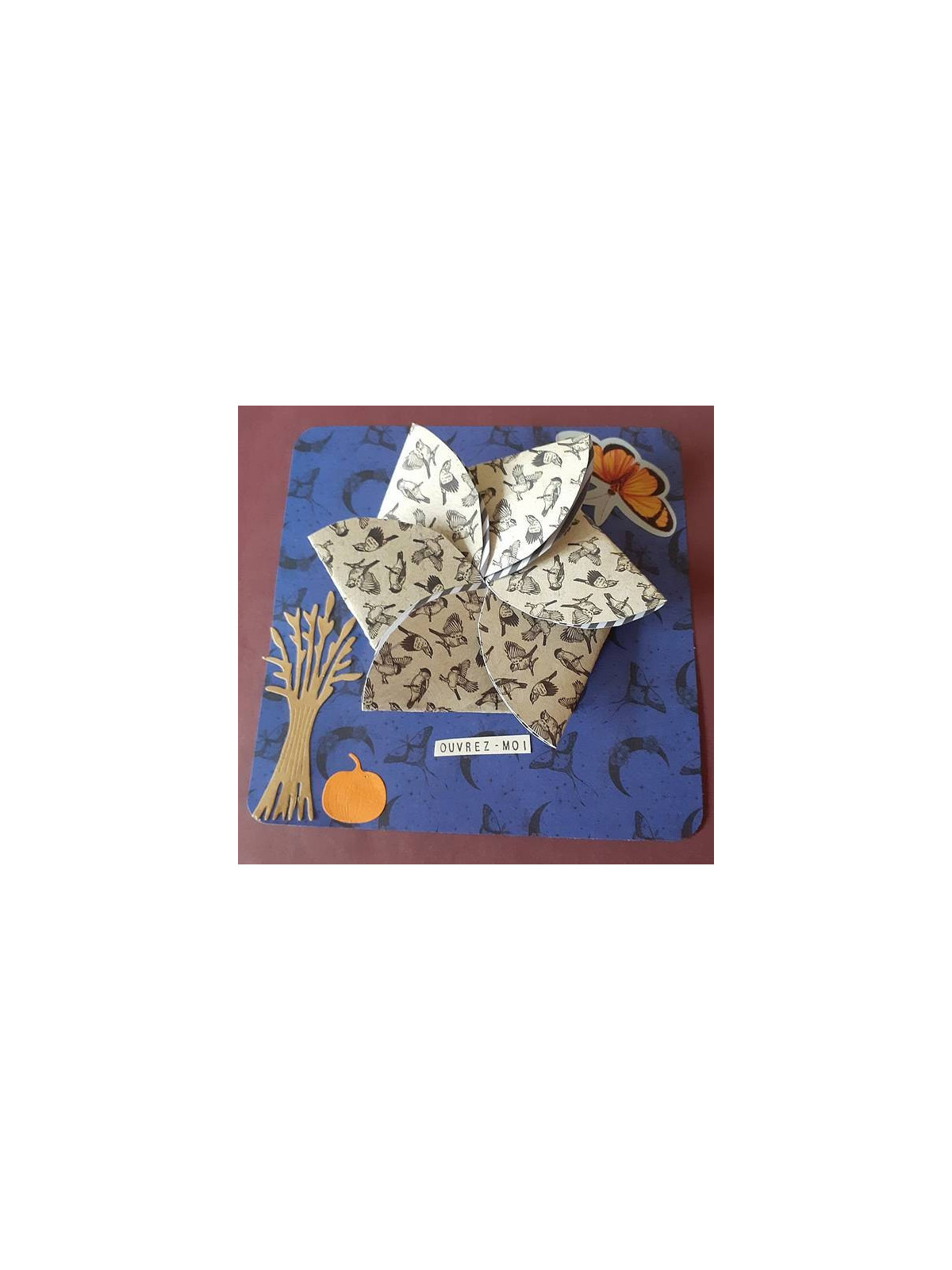 La carte artisanale Halloween fleur qui s'ouvre jack est disponible à Ciel rouge Dijon