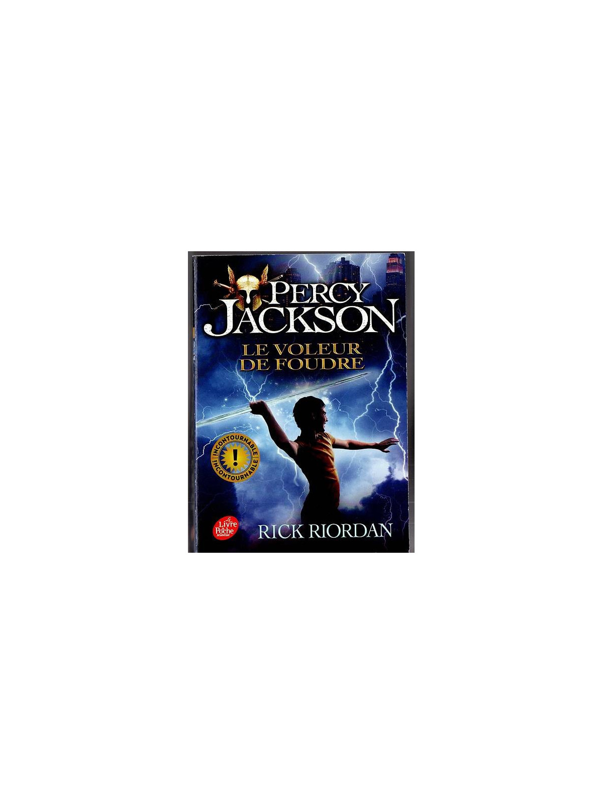 Le livre fantastique Percy jackson Le voleur de foudre de Rick Riordan est disponible en occasion à Cielr ouge Dijon
