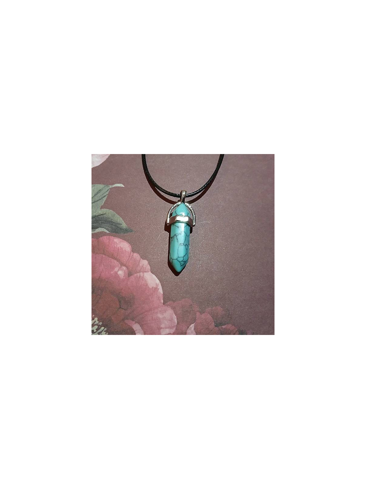 Le collier artisanal avec pierre turquoise est disponible à Ciel rouge dijon