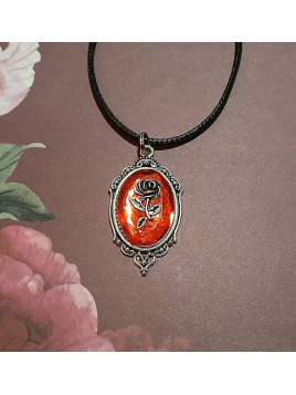 Collier cabochon fleur rouge