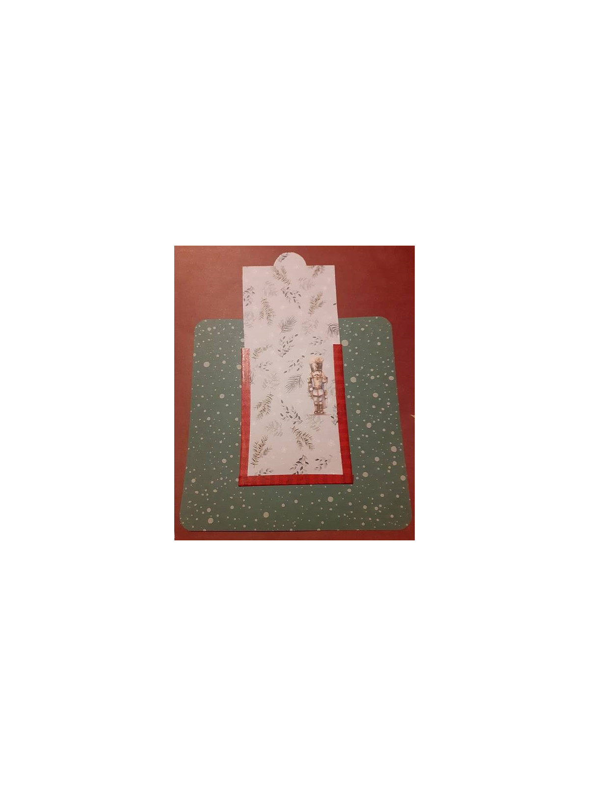 La carte artisanale porte-message Casse noisette est disponible à Ciel rouge Dijon